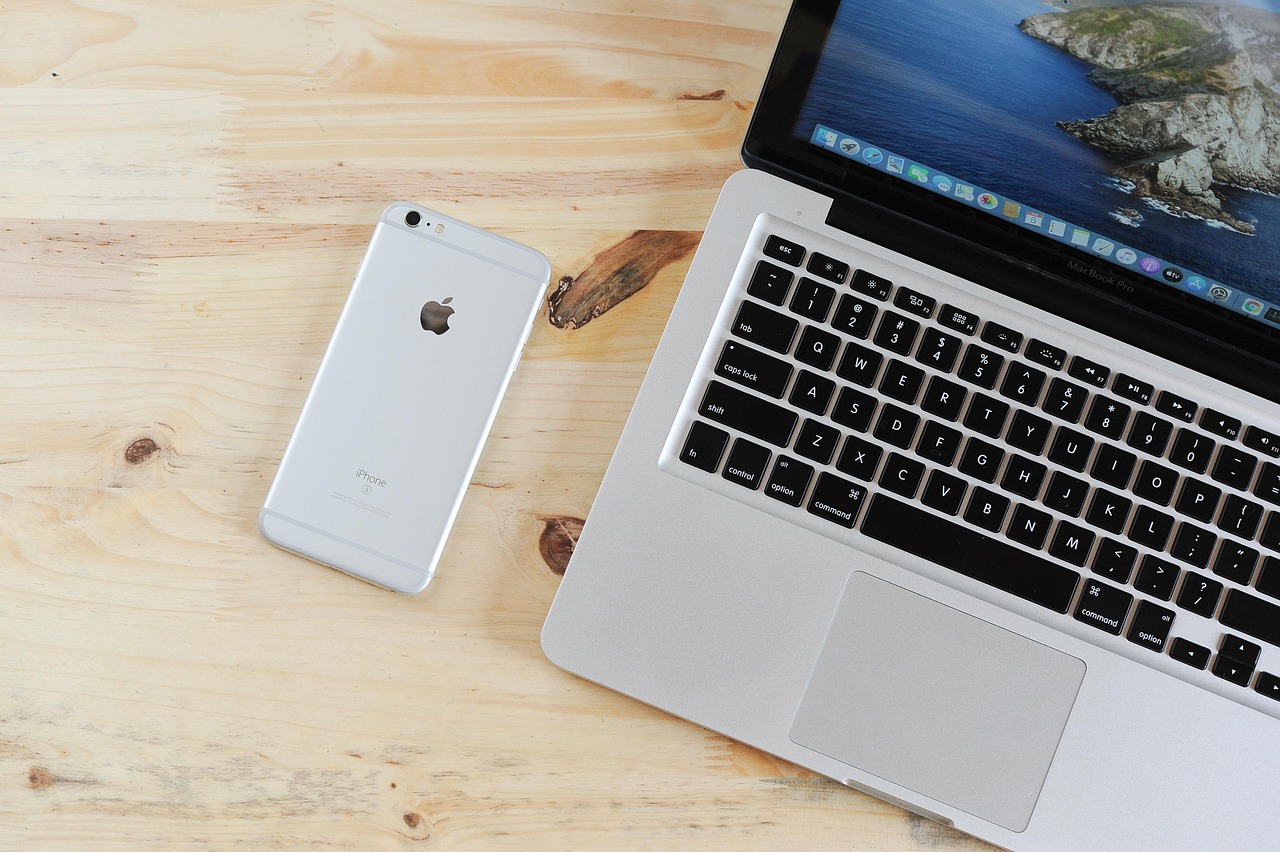 salesperson phone notebook desk